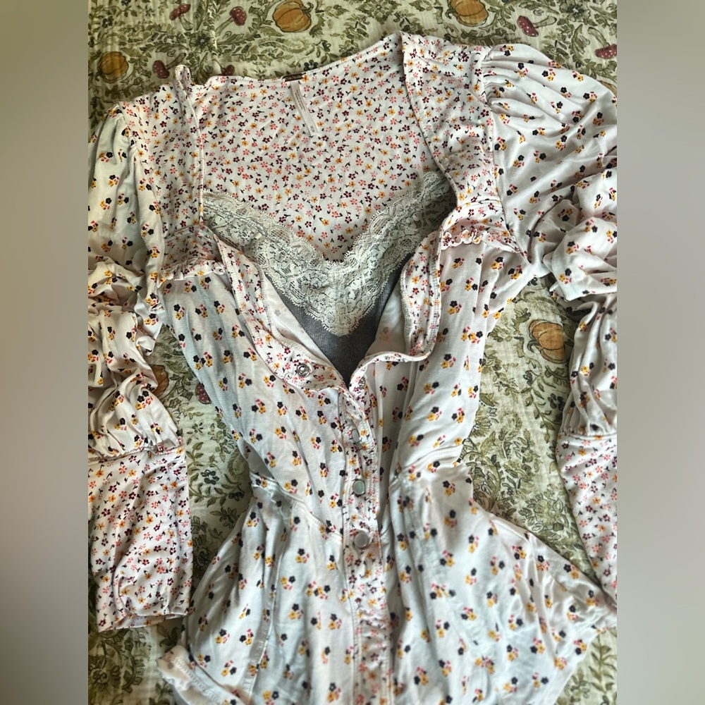 SOLD free people floral henley long sleeve - Picture 4 of 6
